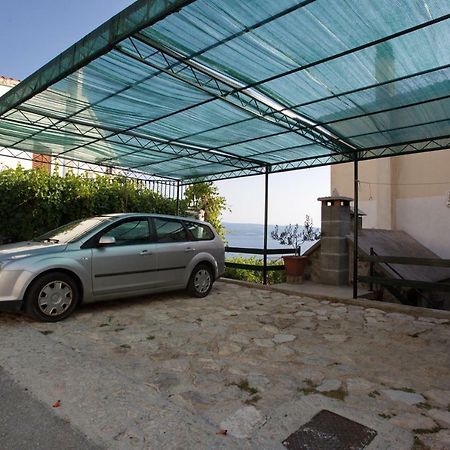 Apartment Lelas Omis Exterior photo